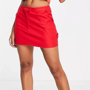 Kjol - Röd kjol köpt från Asos,st.44