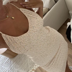 Klännig  - Klänning stolek S använd 1 gång