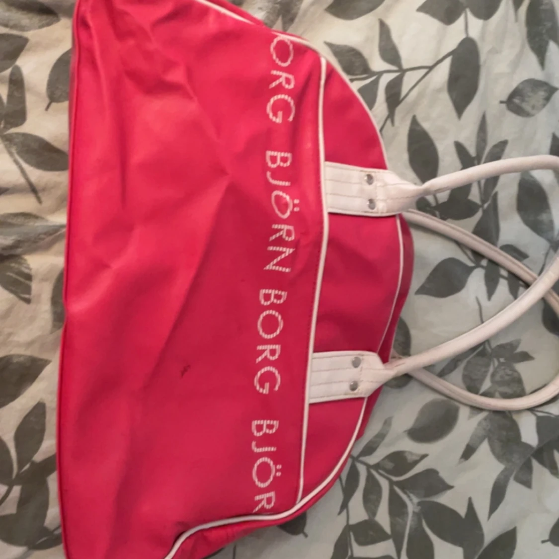 Rosa björn borg väska