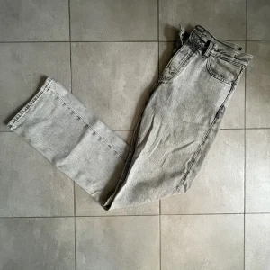 HOPE JEANS RUSH  - Jeans från HOPE | storlek 28 | skicket är väldigt bra | pris 700kr 