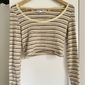 Stickad topp  - Använt ett bra gånger. Är i gott skick 