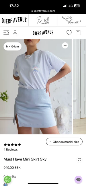 Djerf Avenue Must Have Mini Skirt  - Säljer denna kjol från djerf som inte längre går att köpa på deras hemsida. Fint skick. Nypris 949 kr. 