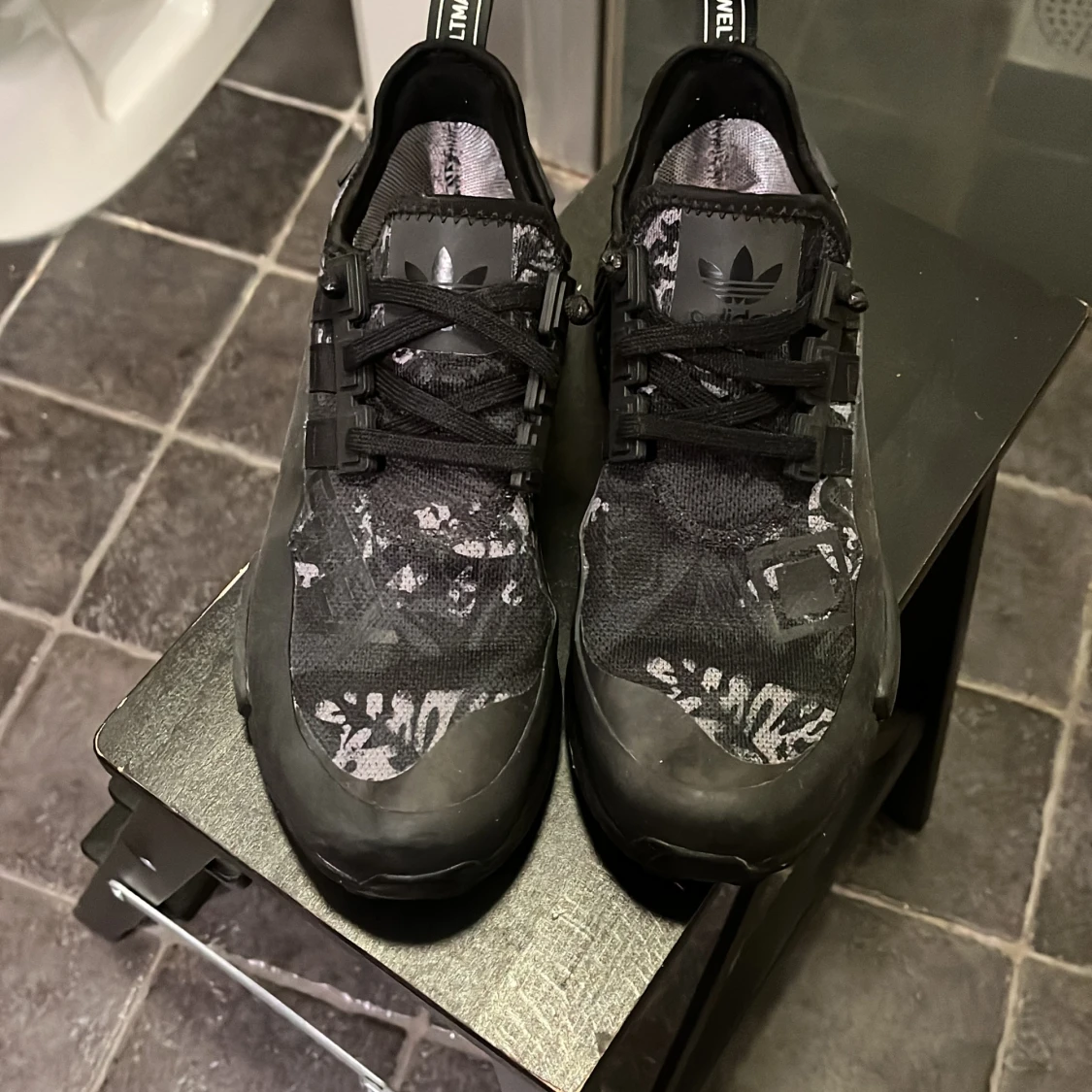 Adidas NMD R1 Gore-Tex - 90