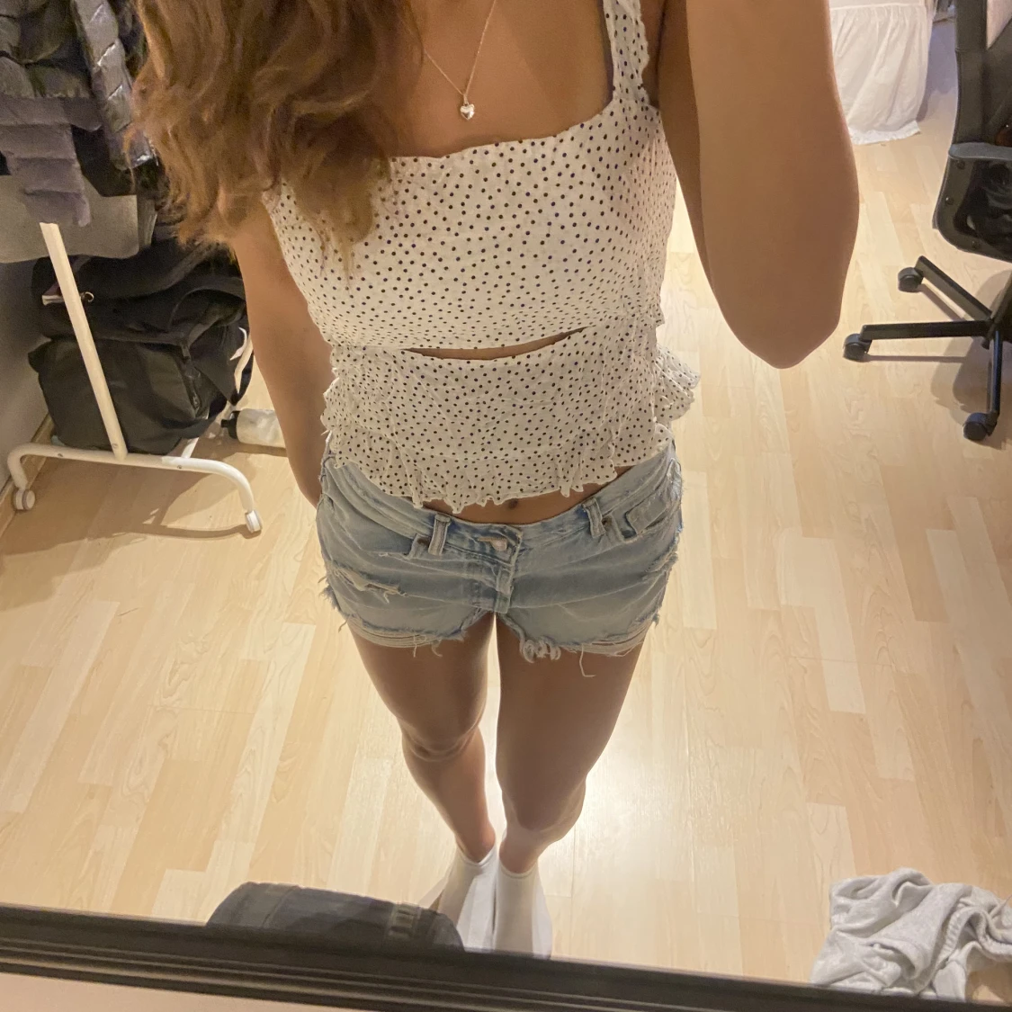 Jättesöt prickigt Linne med volang detaljer! - 90