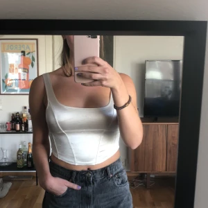 Topp  - ”Korsett” topp från H&M 💜