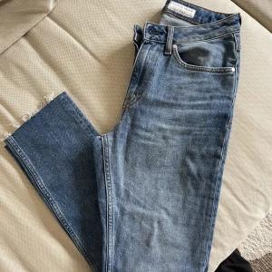 Tiger jeans i nyskick! - Säljer mina jeans från Tiger! I nyskick! Modellen Meg, storlek 26/32