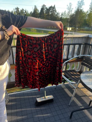 Kjol - Leopardkjol, knappt använd