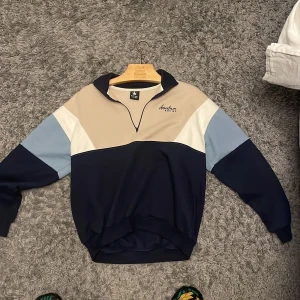 Kaotiko halfzip, storlek S - Använt 3-4 gånger