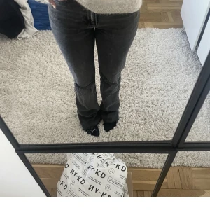 Jeans  - Ett par fina jeans från ginatricot 💖