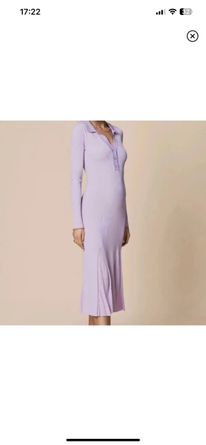 Adoore klänning  - Klänning ifrån adoore Fint skick! Knappt använd!  Superfin färg , till våren och sommaren. Mjukt följsamt tyg.   