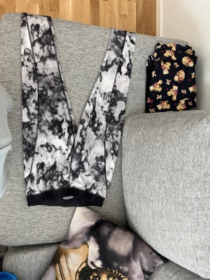 Tränings byxor storlek l  - Tränings byxor storlek L aldrig använda innan!