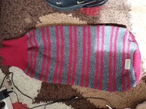 Hund kläder. - Till den minsta nästan. S/m . Gaar fler bilder på den som är rosa.