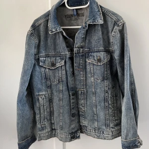 Jeansjacka - Cool jeansjacka från H&M!