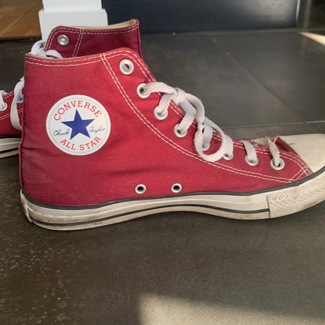 Röda converse  - 90