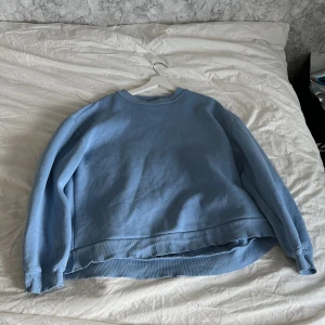 Sweatshirt  - Sweatshirt från nakd, stl S, fint skick