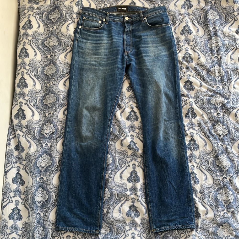 Ruggigt snygga jeans från Blk Dnm. Jeansen är i perfekt skick . Jeans & Byxor.