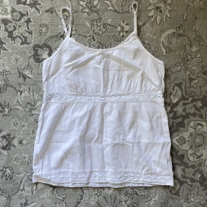 Vitt linne - Vitt linne🤍 Perfekt till sommaren!!