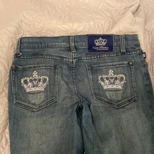 Victoria Beckham Jeans - 75 cm i midjan, 79 cm innebenslängd ❤️❤️❤️dom passar ngn som är löngre än 160