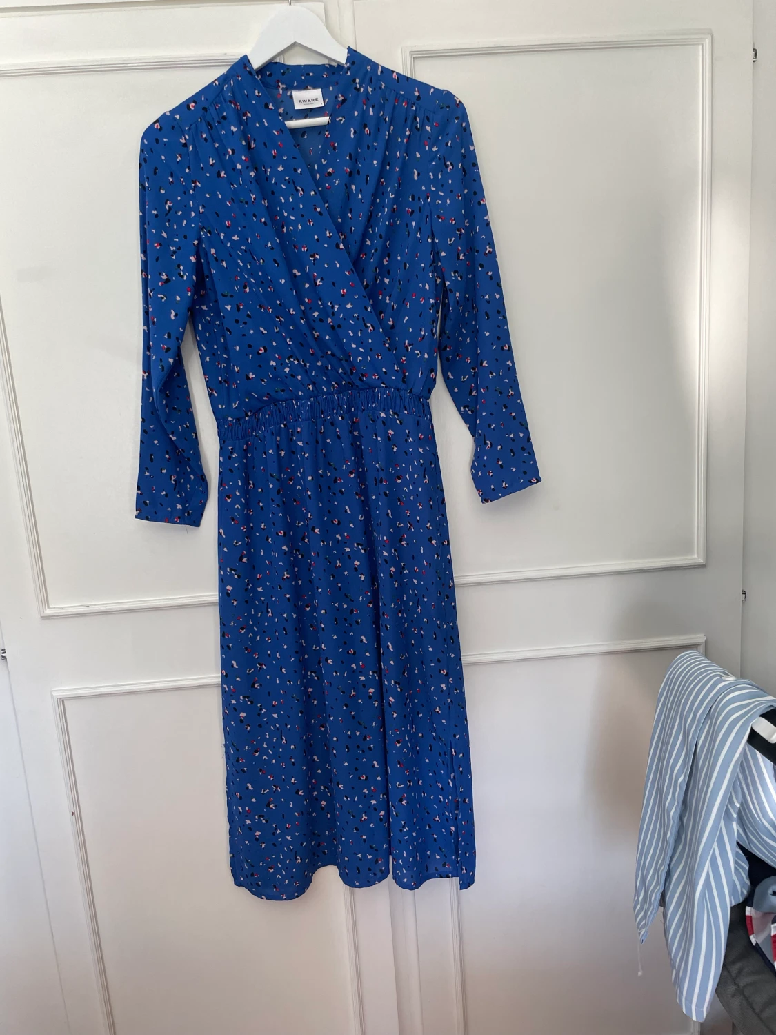 Blå långärmad midiklänning  - 90