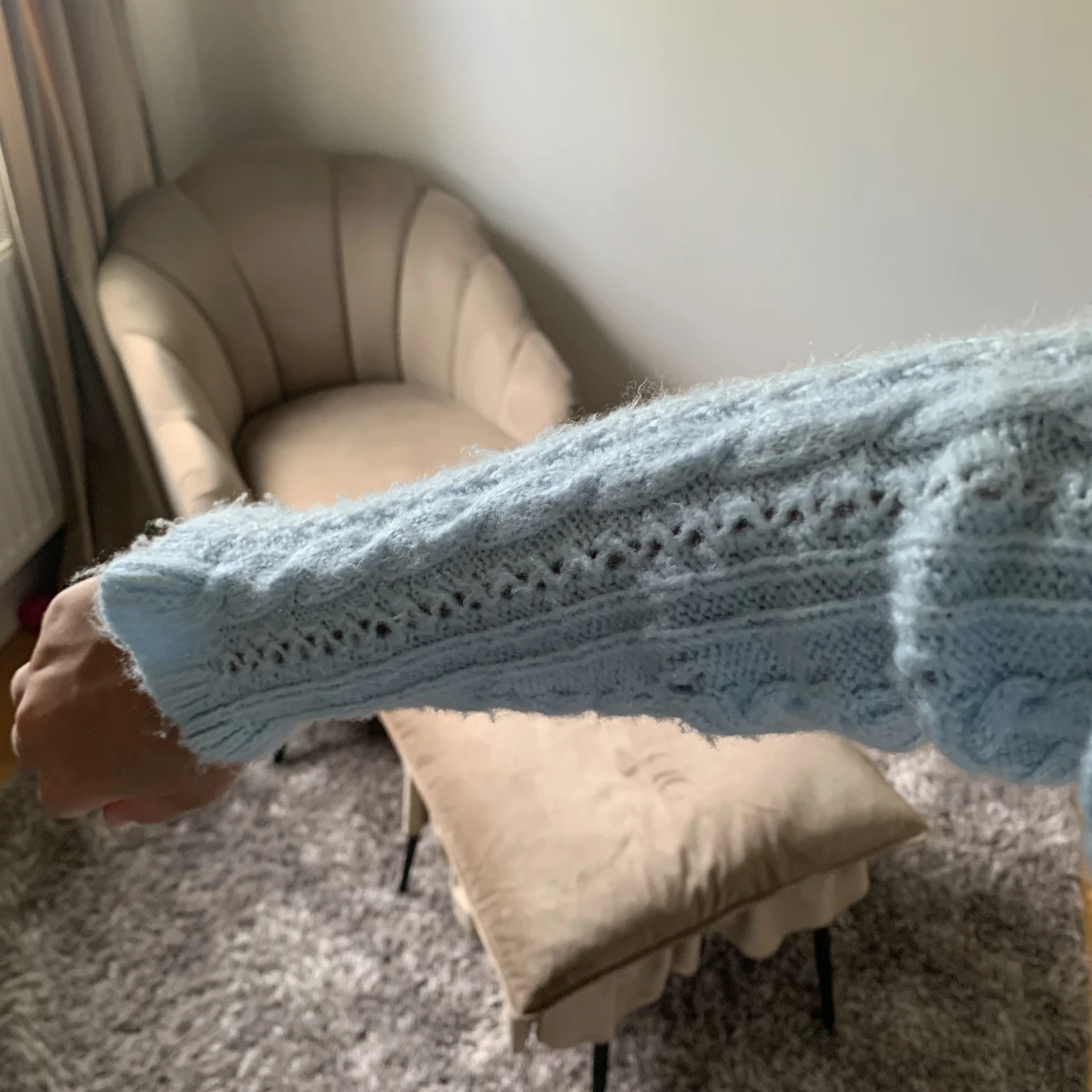 Ljusblå stickadkofta  - 90