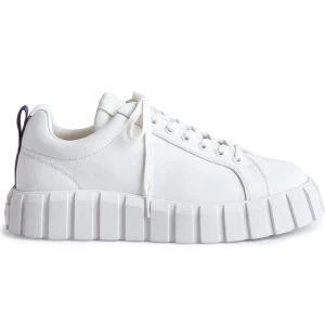 Eytys  - Säljer mina eytys för att dom inte kommer till användning nå mer, i andvänt skick! Skriv för egna bilder