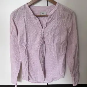 Säljer denna rosa skjorta från boomerang i storlek 34 men passar även 36 💗