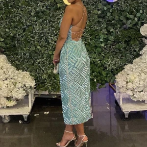 festklänning  - En jättefin paljettklänning från asos design, vissa paljetter har gått av 