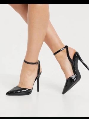 Klackskor  - Aldrig använda endast testade. 🤍