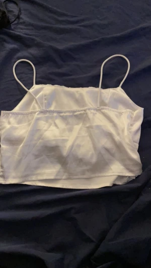 vit linne - jätte fint vitt linne jag inte kan ha längre!😋😋💓💓