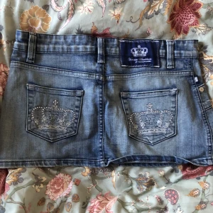 Victoria Beckham kjol - En as cool y2k mini kjol, från Victoria Beckham, skriv för frågor mm💓💗💕