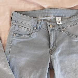 Bootcut Low waist jeans- H&M Oandvända!