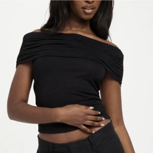 Off shoulder - Säljer min oanvända off shoulder tröja
