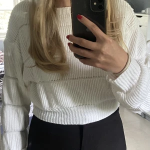 Stickad tröja - Säljer denna stickade tröja, skriv för fler bilder 💗