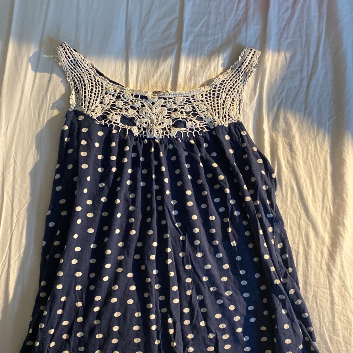 Prickigt linne med spets - 90