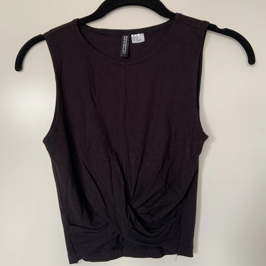 H&M divided crop top 