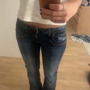 LTB jeans  - Ett par jeans från LTB i modellen valerie. Jeansen är i storlek W27 L34