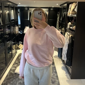 Rosa tröja  - Superfin collegetröja i rosa