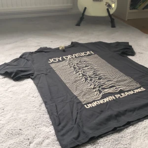 Joy division  - Joy division t-shirt i bra skick
