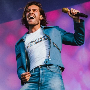 BENJAMIN INGROSSO BILJETT! - Hej!! Söker en biljett till Benjamin Ingrossos konsert nu på Fredag i Örebro! Om du har en biljett som du inte får användning så vill jag gärna köpa den!  Tack på förhand☺️