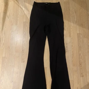 Bootcut byxor - Enkla men snygga bootcut tights😍