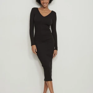 Klänning nakd - Super fin klänning från nakd, sparsamt använd🤍 pris kan diskuteras 