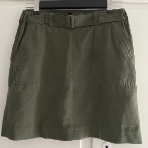 Banana Republic Kjol - Mycket bra skick. Från Banana Republic, storlek XXS, stor i storleken sitter mer som en XS/34