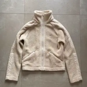 En beige Nike fleece