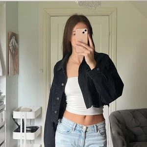 Croppad jeansjacka - Passar jättebra till alla outfits!