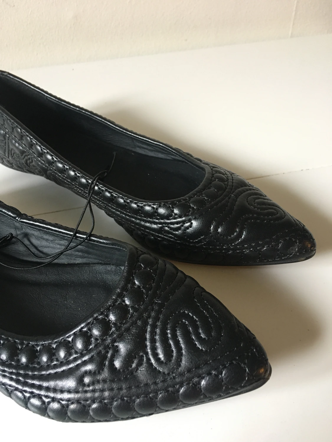 Svart ballerina med snyggt mönster - 90