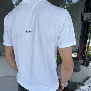Hugo boss T-shirt  - As bra skick inga defekter
