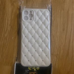 Iphone 11 pro Max skal - Säljer den pga att den inte kommer till användning, köpte den utomlands. Dm om du är intresserad 