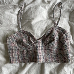 Fest topp  - As snygg fest topp från zara som är lite glittrig! Använd Max 2 gånger❤️ önskas fler bilder kom privat!