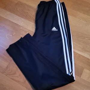 Byxor - Adidas byxor