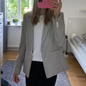 Kavaj - Blazer eller kavaj från hm, strl 36💕